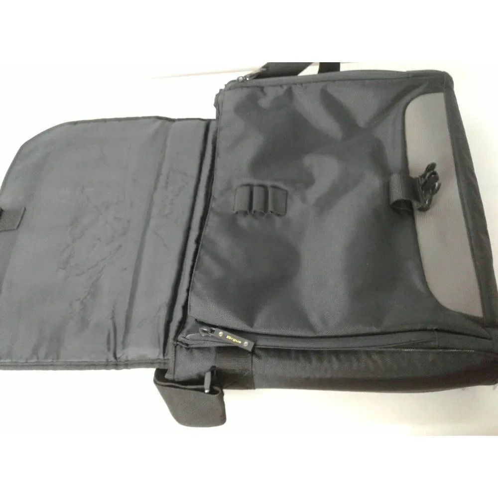 Targus  Canvas Medium‎ Computer Bag 16x11